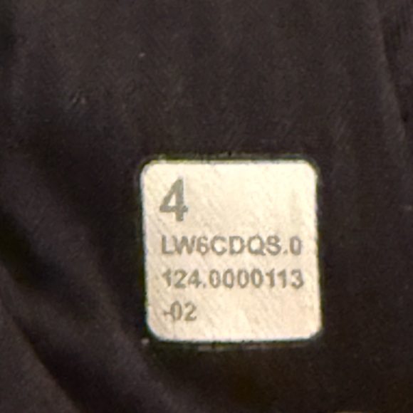 🍋 LULULEMON Dance Studio Mid-Rise Crop 25"
Black Size 4 - Picture 7 of 7